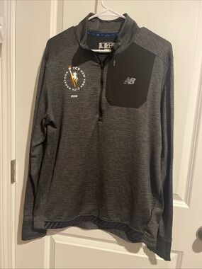 New Balance Dark Gray Half-Zip Pullover with Chest Logo. Woman’s L TCS New York